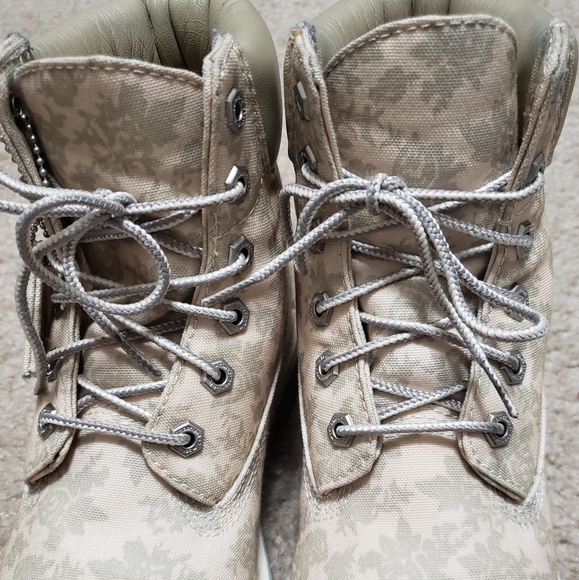 Timberland 6" Limited Edition 6248B Cream Floral boots - Picture 4 of 13